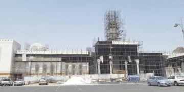 مجمع ستراند التجاري: الأعمال والترفيه على طراز معماري سلماني فاخر في وجهة جديدة شمال الرياض