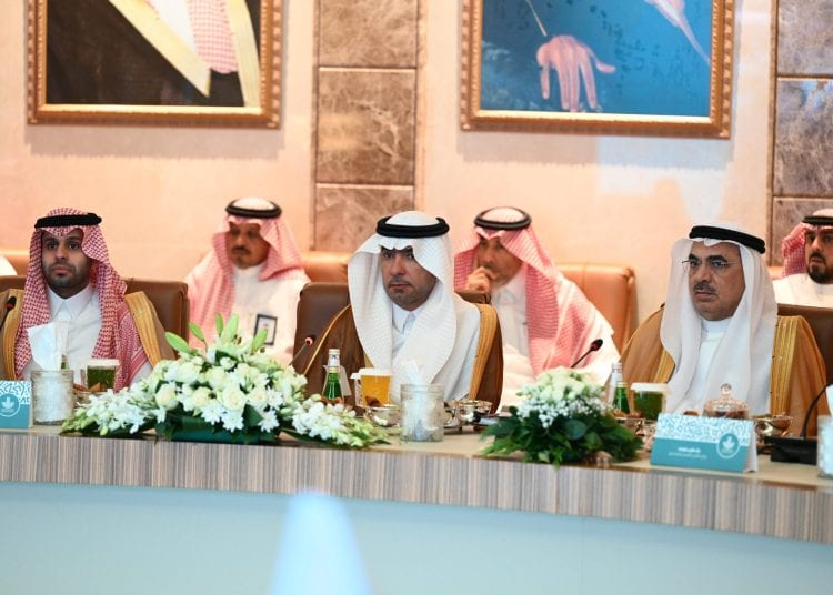 وزير الشؤون البلدية يتفقد مشاريع استثمارية كبرى في الشرقية