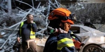 مقتل وإصابة إسرائيليين جراء الهجمات الصاروخية الإيرانية علي تل أبيب