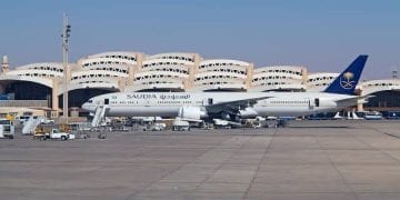 طائرات في أحد مطارات السعودية أثناء التشغيل الاعتيادي