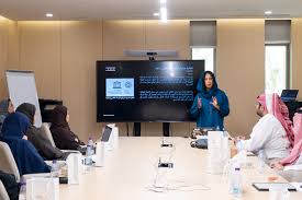 مشاركون في ورشة تدريبية تنظمها السعودية للسياحة لتعزيز الوعي بالتراث الوطني