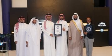 الصرح للسياحة وهي تستلم شهادة موسوعة غينيس كأول شركة سعودية تدخل غينيس