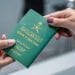 السعودية تُحدث نظام التجنيس: إقامة خمس سنوات متواصلة والكفاءات العلمية في الصدارة