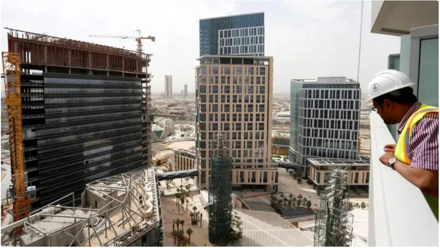 أم القرى» تبرم صفقة لتطوير برج سكني فاخر قرب الحرم