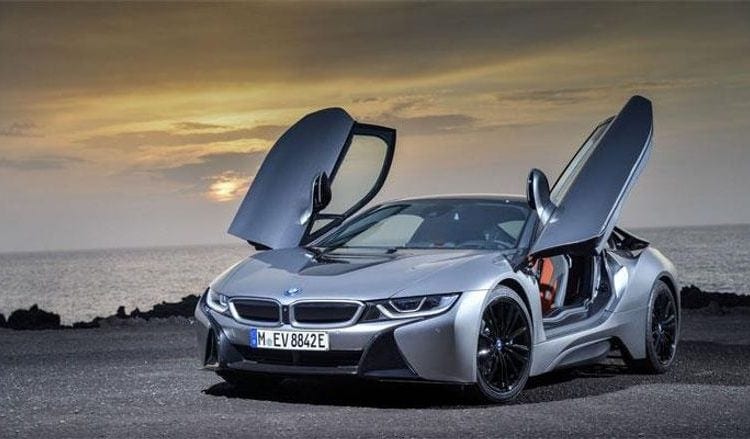 BMW i8 الرياضية تصل السعودية