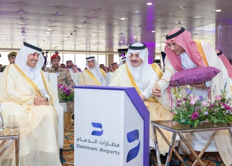 أمير الشرقية يدشّن توسعة مطار الملك فهد الدولي