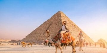 السعودية تتصدر السياحة العربية إلى القاهرة وترفع نسب الإشغال في يوليو 2025