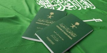 كيف تجدد جواز سفر أحد أفراد أسرتك عبر منصة “أبشر”؟ 