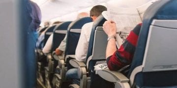 احذر جلطات الساق.. الخطر الصامت في رحلات الطيران الطويلة