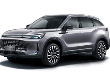 سيارة من طراز BAIC X7