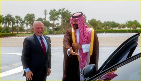 فيديو.. ملك الأردن يصل نيوم وولي العهد في مقدمة مستقبليه