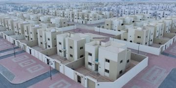 ضريبة نقل الملكية للأراضي والعقارات