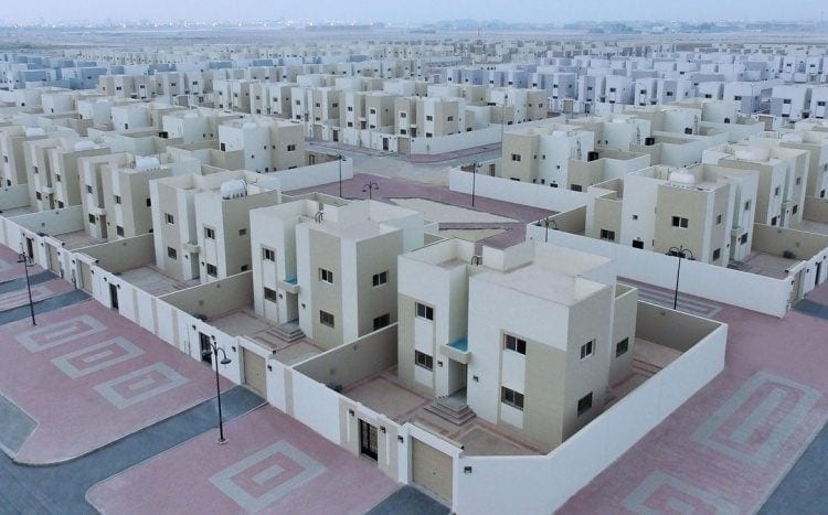 ضريبة نقل الملكية للأراضي والعقارات