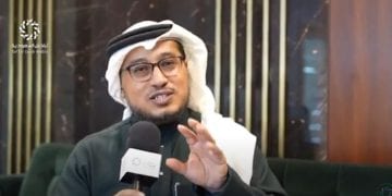 الغسيل اللساني.. الإعلامي عادل بارباع يكشف تقنيات تحسين الصوت لدى المعلقين والمذيعين