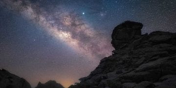 غدا العُلا تفتح أبواب السماء لعشاق الفلك مع زخة شهب البرشاويات