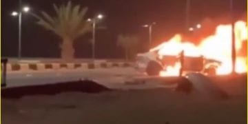 بطولة في قلب النار.. سعودي ينقذ شابًا من سيارة مشتعلة بطريق ثرمداء – القصب ومواقع التواصل تتغنى بشهامته
