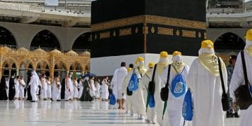 ضيوف الرحمن أماما الكعبة حيث تم رفع الطاقة الاستيعابية لمرافق الضيافة خلال موسم الحج