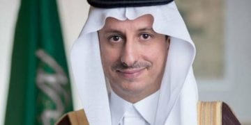 صورة وزير السياحة ونشره منشور عن مدينة أبها