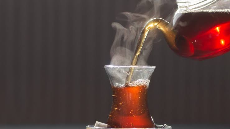 هل تشرب الشاي بطريقة صحيحة؟ انتبه 5 أخطاء شائعة يجب تجنبها