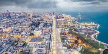 مشهد حضري حديث يعكس تطور البنية التحتية والخدمات الذكية في الخبر.