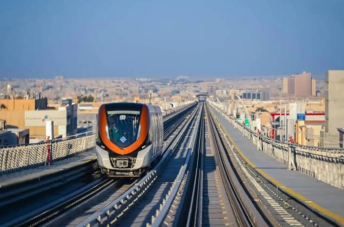 قطار الرياض يحتفي بالراكب رقم 100 مليون منذ انطلاقه