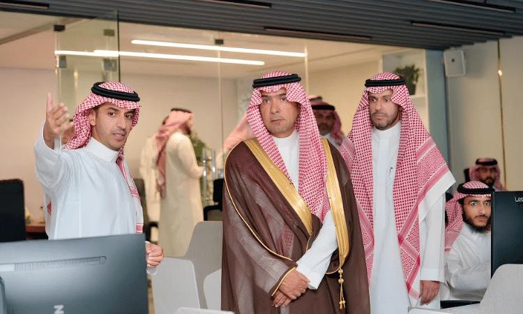 الحقيل يطلع على دور الذكاء الاصطناعي في تطوير برنامج الأراضي البيضاء والعقارات الشاغرة عبر NHC Innovation
