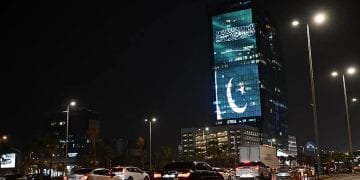 أبراج السعودية تتزين بعلمي السعودية وباكستان احتفاءً بتوقيع “اتفاقية الدفاع الإستراتيجي المشترك”
