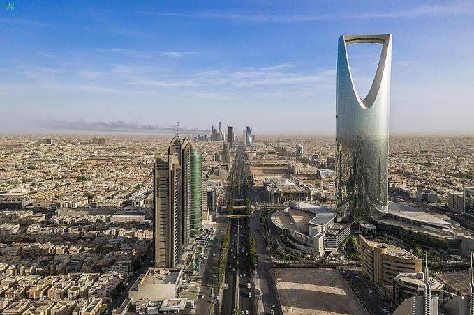 الرياض تنافس العالم.. والأزياء والرفاهية ترسم ملامح ميلانو الشرق الأوسط