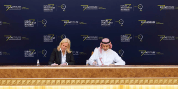 اتفاقية بين صندوق الاستثمارات العامة و«جونز لانغ لاسال» لتعزيز الابتكار وتطوير القطاع العقاري في المملكة