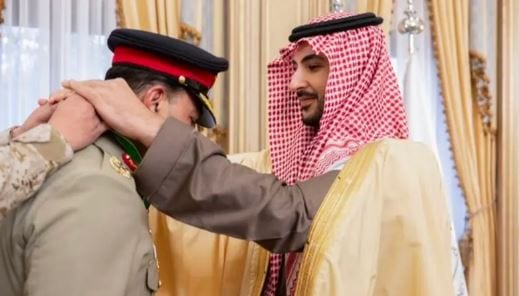 السعودية تكرم قائد الجيش الباكستاني