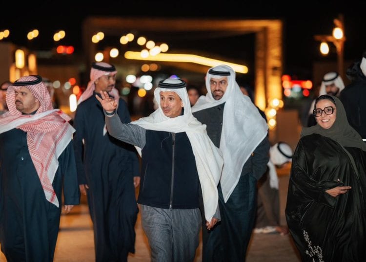 وزير السياحة يزور فعاليات موسم الدرعية 25/26 ويؤكد أهميته السياحية والثقافية