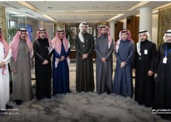 أمين الرياض يكرم فريق تنفيذ مشروع طريق النفود بعد الانتهاء من النفق والجسرين