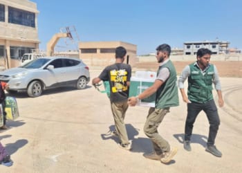 مركز الملك سلمان للإغاثة يوزع 300 سلة غذائية على الأسر النازحة في حلب
