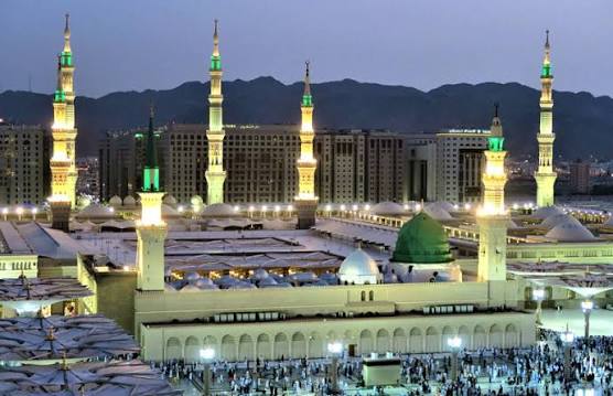 بعد تسجيلها أداءً سياحيًا مميزًا… كم زار المدينة المنورة في النصف الأول من 2025؟