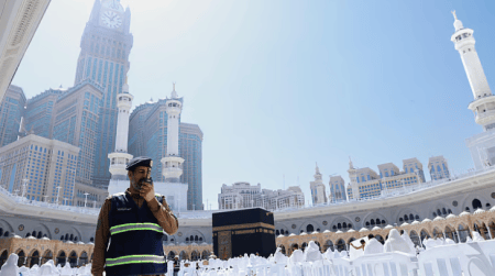 الدفاع المدني يعزز جهوده في المسجد الحرام خلال رمضان للحفاظ على سلامة الزوار