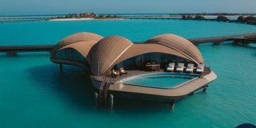 البحر الأحمر يحقق إنجازاً عالمياً بتوثيق فوربس للسفر يعززه على الخريطة السياحية