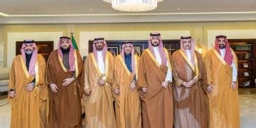 نائب أمير الشرقية يستقبل الرئيس التنفيذي لمطارات الدمام ويطلع على جهود تطوير خدمات المطار