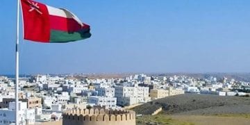 عاجل.. سلطنة عمان تعلن استهداف خزانات الوقود بميناء الدقم بعدد من المسيرات