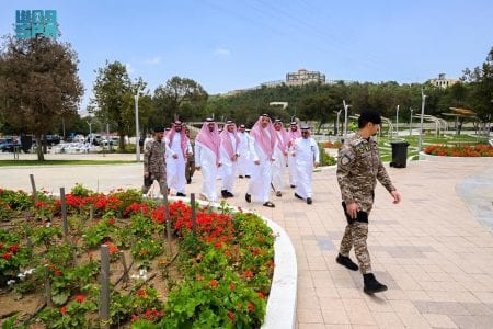 أمين الباحة يتفقد الحدائق استعدادًا لاستقبال الزوار في عيد الفطر