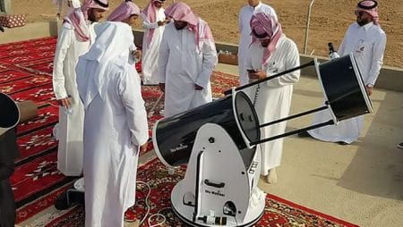 المحكمة العليا تدعو إلى تحري رؤية هلال