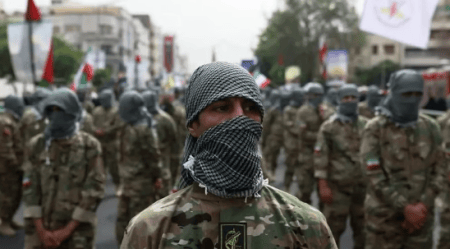 الحرس الثوري الإيراني يعلن تنفيذ هجوم واسع على القاعدة الأمريكية في البحرين