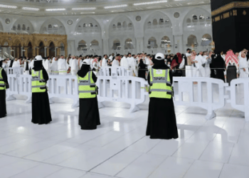 متطوعو الدفاع المدني