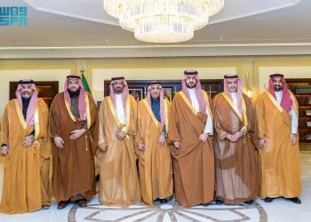 نائب أمير الشرقية يستقبل الرئيس التنفيذي لمطارات الدمام ويطلع على جهود تطوير خدمات المطار