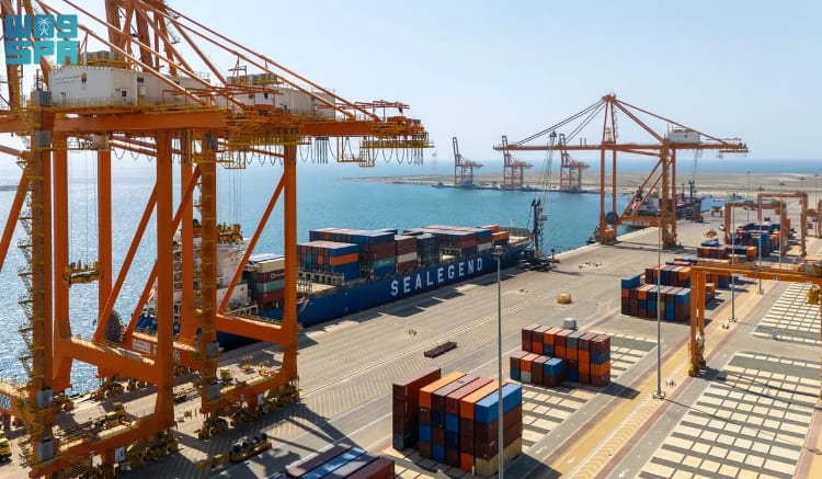 ميناء جازان.. إنجاز لوجستي يرفع قدرة المملكة في التجارة العالمية
