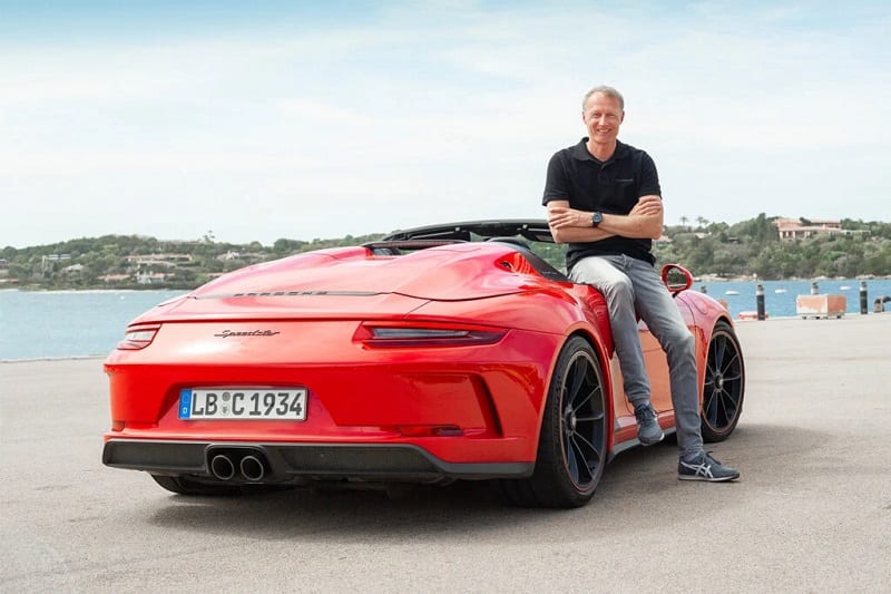 أندرياس بريونينغر يكسر الصمت: مستقبل بورش 911 GT3 قد لا يكون كما اعتدناه.