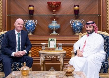 لقاء ولي العهد مع رئيس «فيفا»