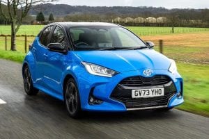 toyota-yaris-front-right-driving_0 أكثر السيارات المستعملة اقتصادًا في الوقود