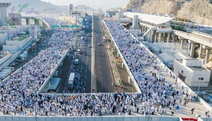 أجواء الفرح في مشعر منى تعكس روحانية عيد الأضحى