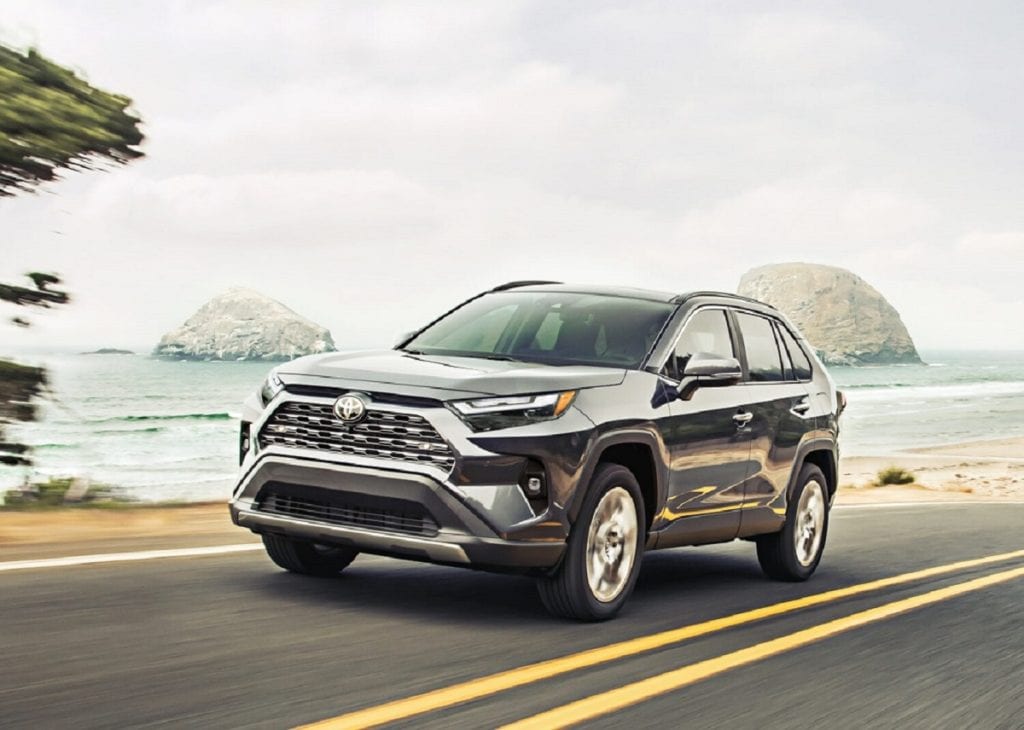 أسعار تويوتا راف 4 LE 4X4 هايبرد 2025.. سيارة SUV هجينة تجمع بين الاعتمادية والاقتصاد في الوقود