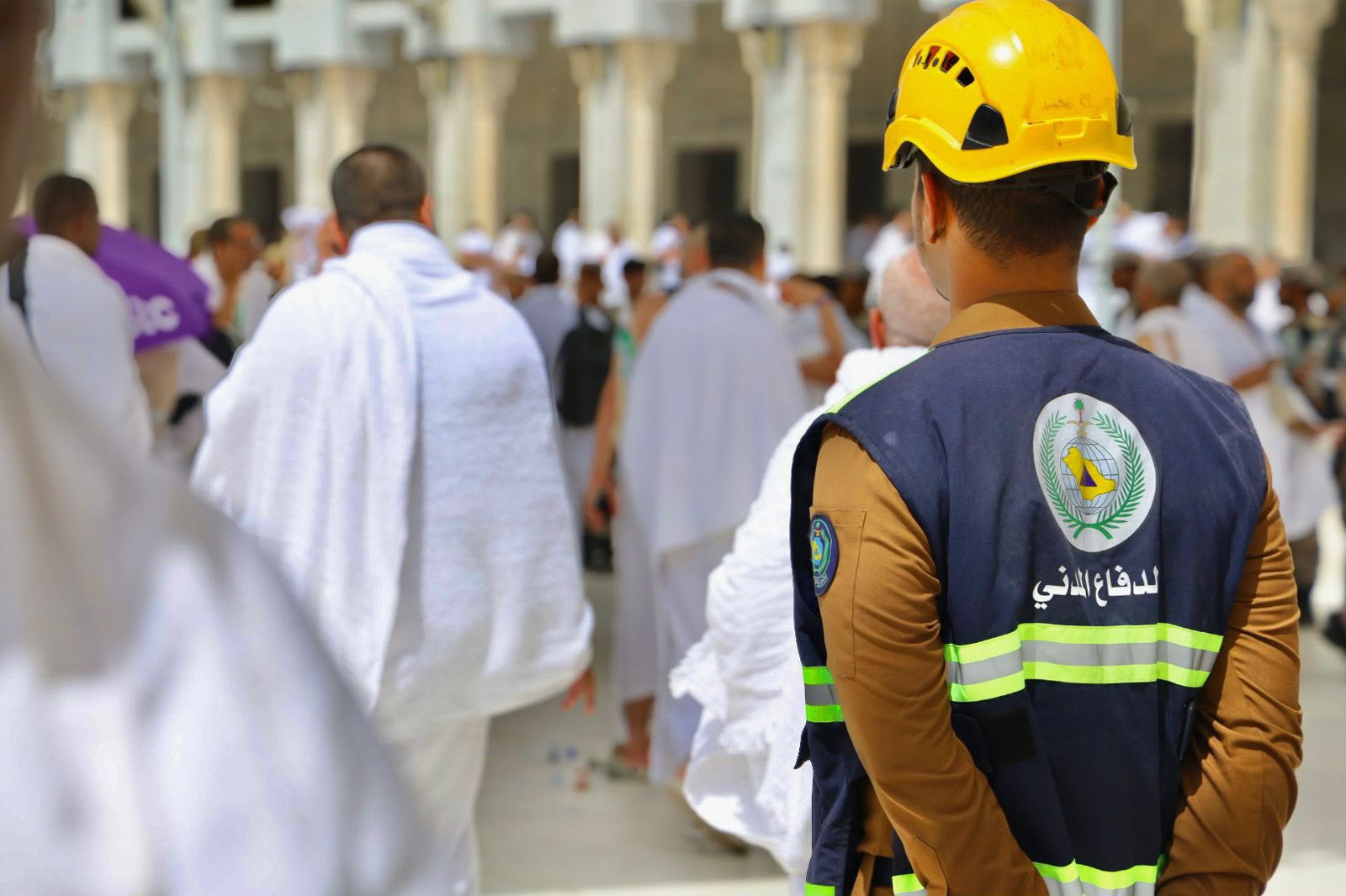 الدفاع المدني بالحج يعزز السلامة الميدانية في عرفات 